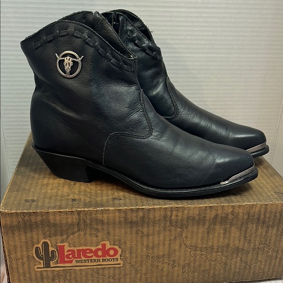 Laredo Shoes - Laredo Western Boots. Black leather. Side zipper. Reinforced toe. EUC! Size 9
